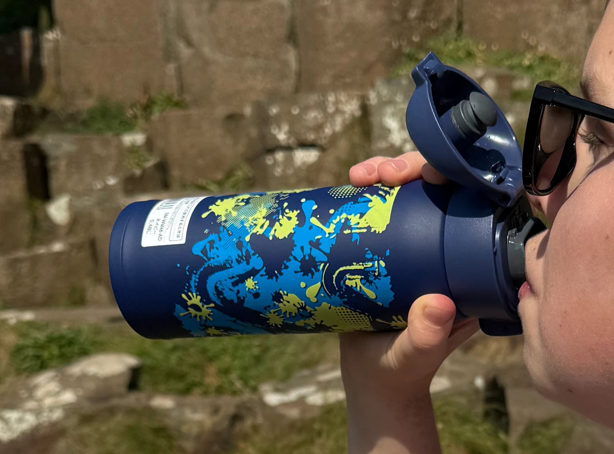 Zojirushi SM-WM48AD kids travel mug 480 ml (16.20 oz) Dark Blue with abstract pattern, outdoor use in Ireland.