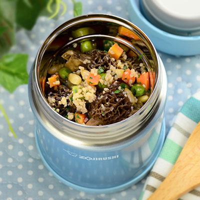 blue zojirushi Lunch Jars with food
